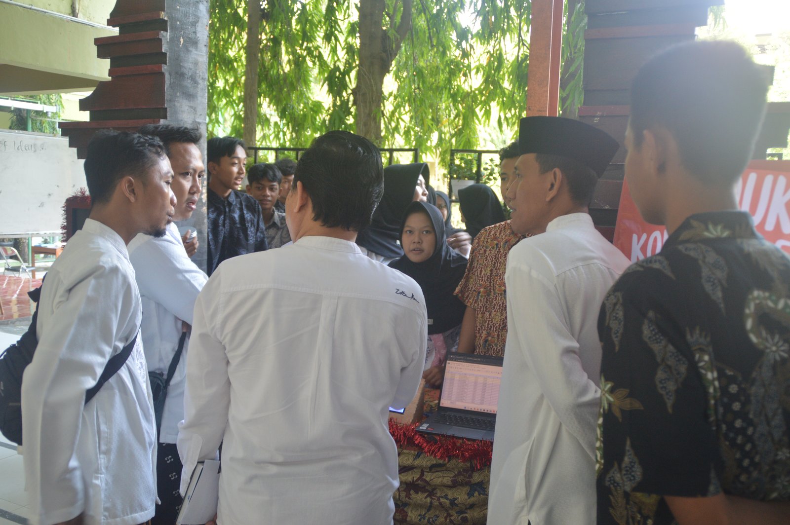BAZAR KOKURIKULER KELAS XI